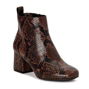 NWT Time and‎ Tru Women's Block Heel Booties – Size 8, Casual Night Out Style
